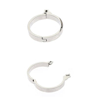Achieve ultimate discretion with this stylish dick cage tiny. Its cobra design fits comfortably beneath clothes, offering easy fitting for all-day wear. Secure, silver, and sounding!