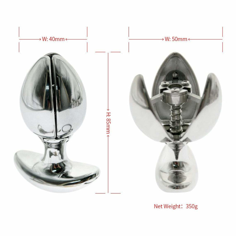 The Nagasaki plug complements your shower routine, offering discreet security without removal. Its ergonomic design ensures ease while showering or peeing, emulating the seamless poise of queens. Delight in its weighted steel feel, enhancing satisfaction even during showers. This versatile penis plug elevates daily experiences, merging elegance and functionality effortlessly.